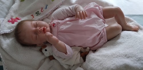 Joli bébé reborn endormie - joli,